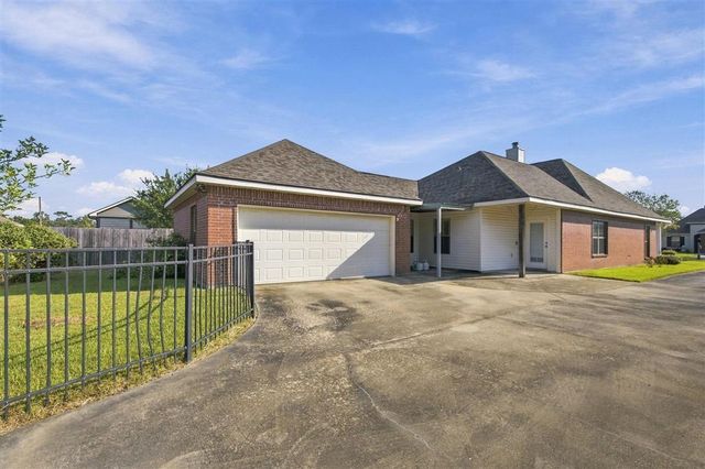 5714 E Dietrich Loop, Lake Charles, LA 70605