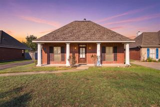 5714 E Dietrich Loop, Lake Charles, LA 70605