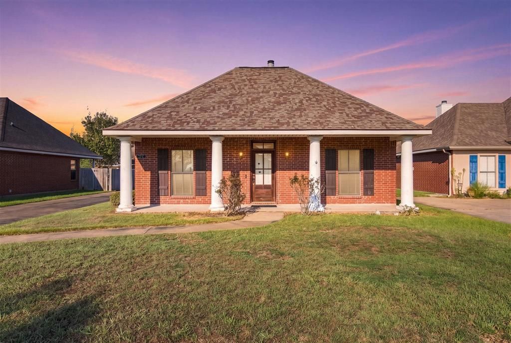 5714 E Dietrich Loop, Lake Charles, LA 70605