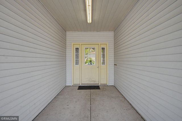 3292 Greenbrier Street 3292D, Vadnais Heights, MN 55127