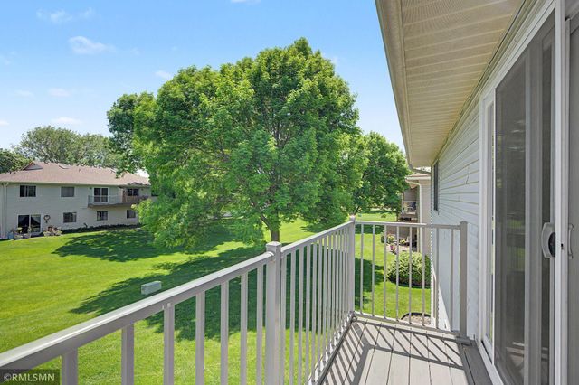 3292 Greenbrier Street 3292D, Vadnais Heights, MN 55127