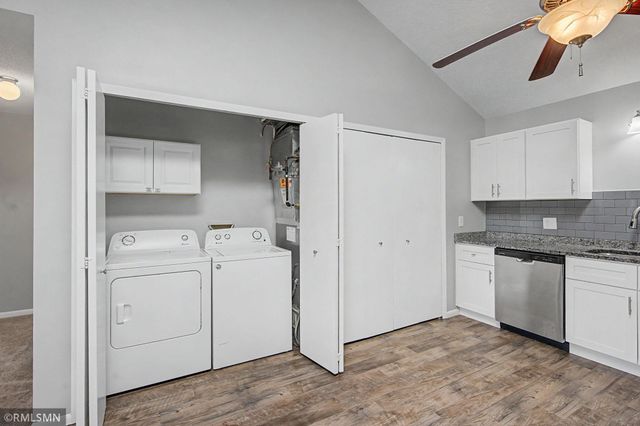 3292 Greenbrier Street 3292D, Vadnais Heights, MN 55127
