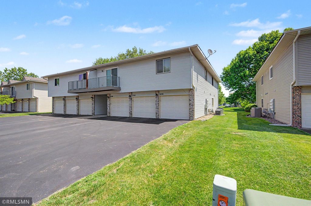 3292 Greenbrier Street 3292D, Vadnais Heights, MN 55127