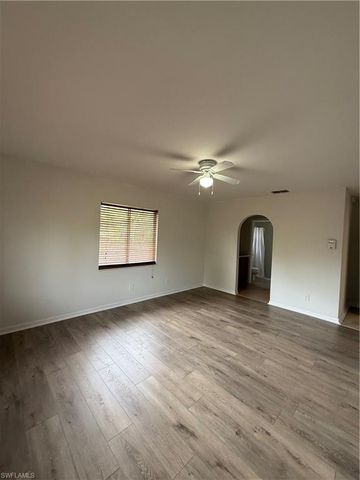 1371 14th AVE NE, Naples, FL 34120
