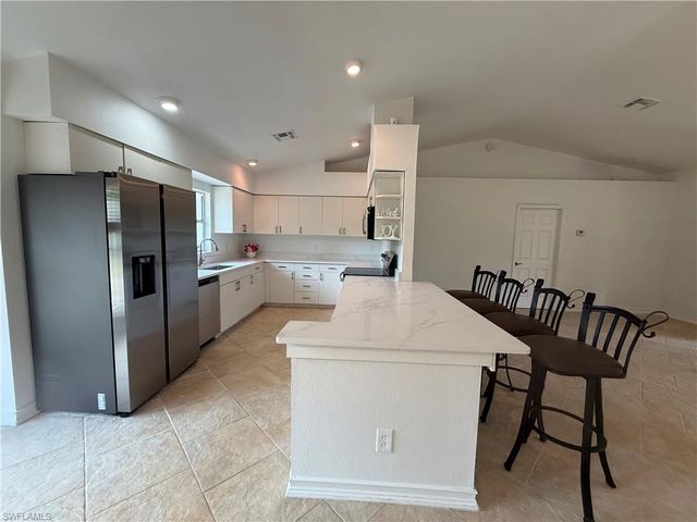 1371 14th AVE NE, Naples, FL 34120
