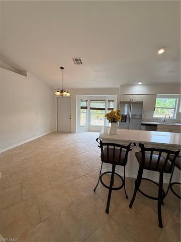 1371 14th AVE NE, Naples, FL 34120