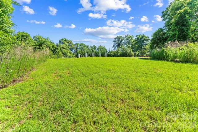 6125 Holiday Shores Avenue, Nebo, NC 28761