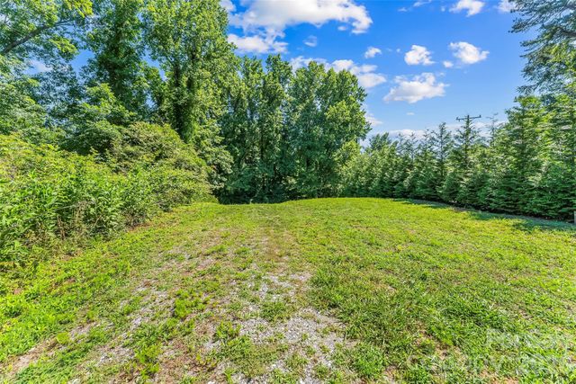 6125 Holiday Shores Avenue, Nebo, NC 28761