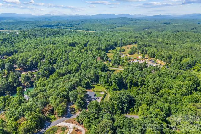 6125 Holiday Shores Avenue, Nebo, NC 28761