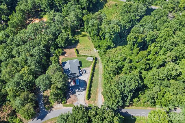 6125 Holiday Shores Avenue, Nebo, NC 28761