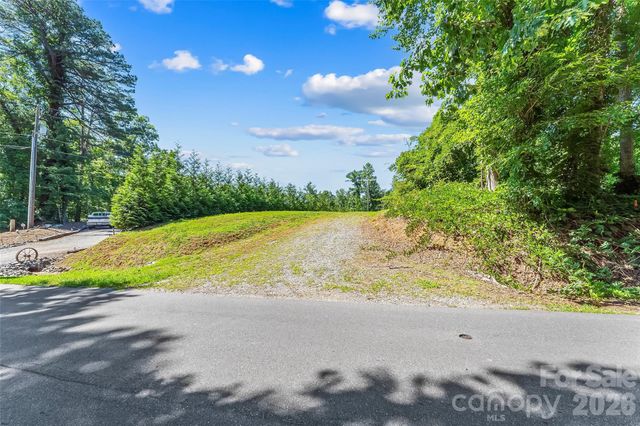 6125 Holiday Shores Avenue, Nebo, NC 28761
