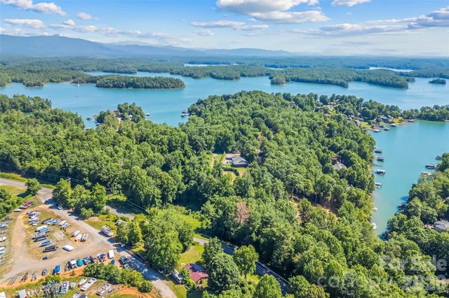 6125 Holiday Shores Avenue, Nebo, NC 28761