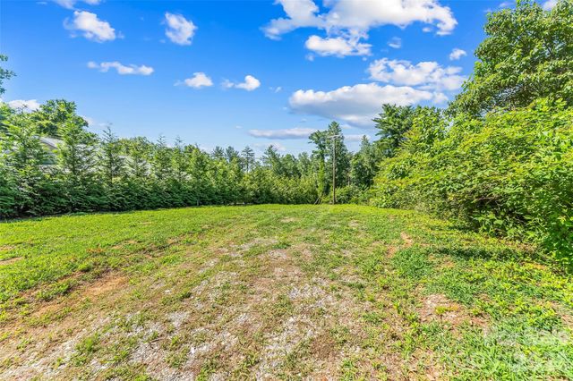 6125 Holiday Shores Avenue, Nebo, NC 28761