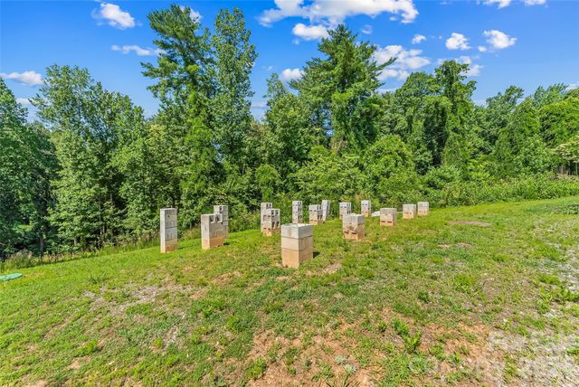 6125 Holiday Shores Avenue, Nebo, NC 28761
