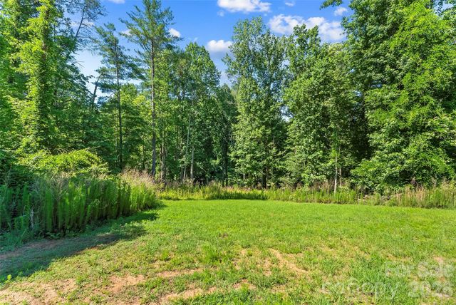 6125 Holiday Shores Avenue, Nebo, NC 28761
