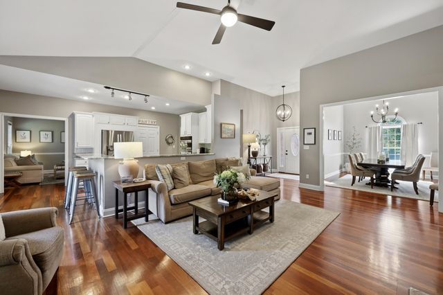 124 Saint Andrews Way, Georgetown, KY 40324