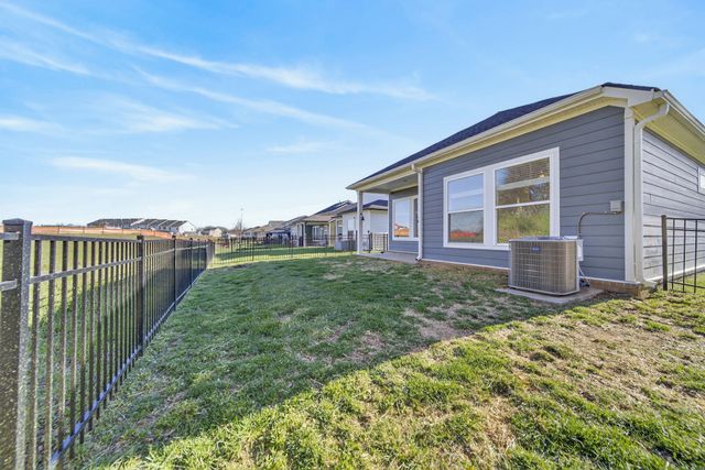 1088 Linn Cove Ct, Gallatin, TN 37066