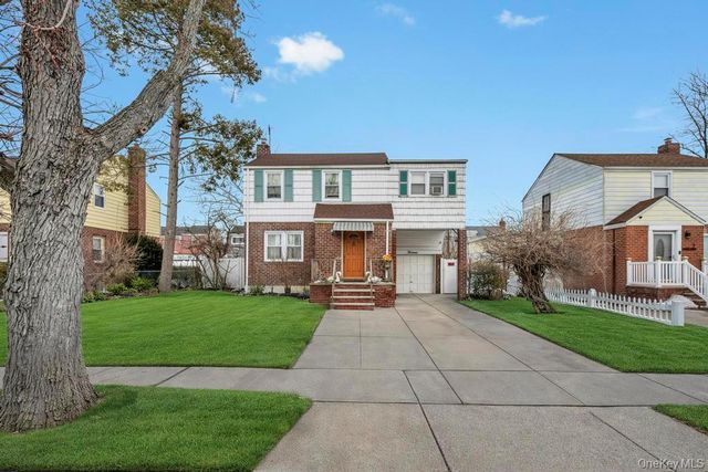 13 Crystal Street, Elmont, NY 11003