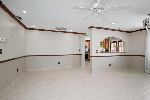 9709 Sunny Isle Circle, Boca Raton, FL 33428