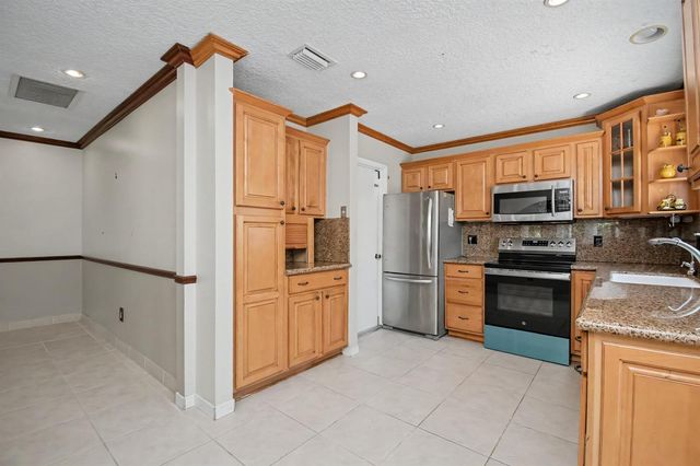 9709 Sunny Isle Circle, Boca Raton, FL 33428