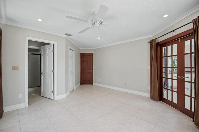 9709 Sunny Isle Circle, Boca Raton, FL 33428