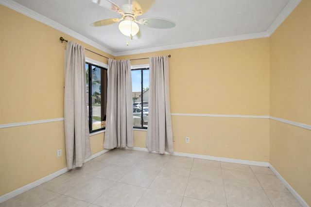 9709 Sunny Isle Circle, Boca Raton, FL 33428