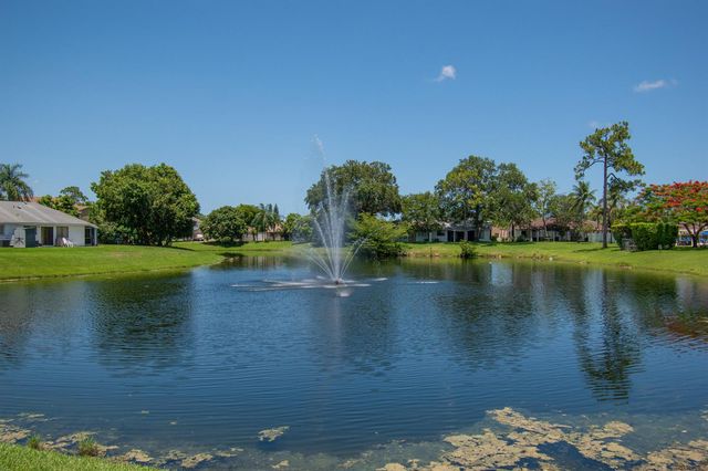 9709 Sunny Isle Circle, Boca Raton, FL 33428
