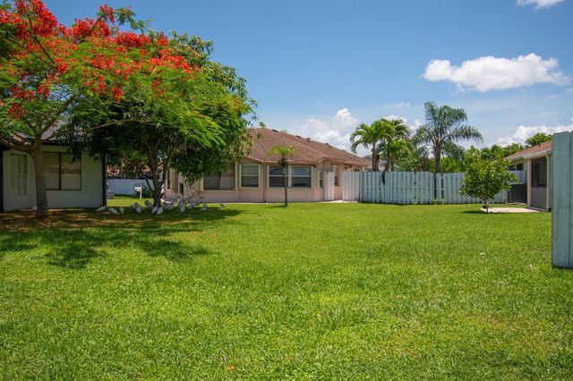 9709 Sunny Isle Circle, Boca Raton, FL 33428