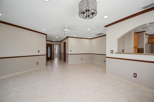9709 Sunny Isle Circle, Boca Raton, FL 33428
