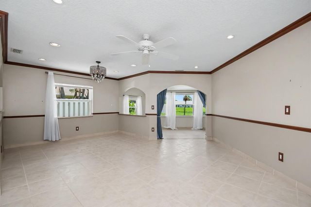 9709 Sunny Isle Circle, Boca Raton, FL 33428