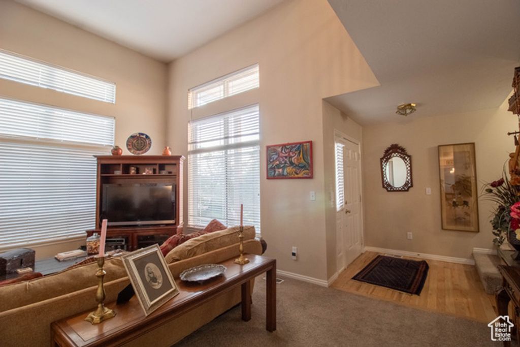 Image 7 of property listing at 2288 E EMERALD HILLS CT, Salt Lake City, UT 84121
