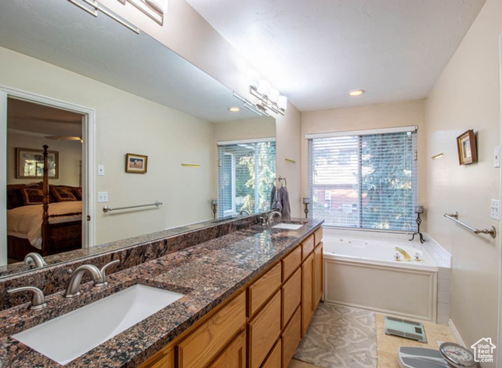 Image 8 of property listing at 2288 E EMERALD HILLS CT, Salt Lake City, UT 84121
