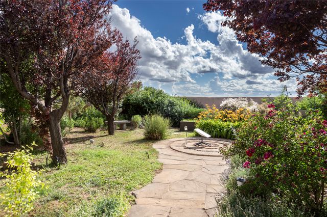 277 Spur Ranch Road, Lamy, NM 87540
