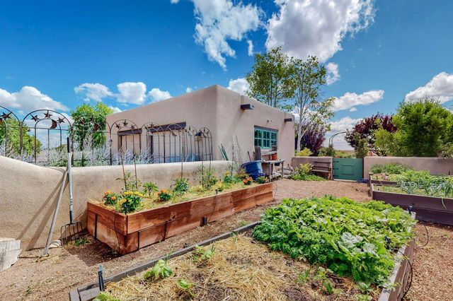 277 Spur Ranch Road, Lamy, NM 87540