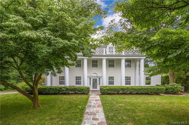 22 Woods Lane, Scarsdale, NY 10583