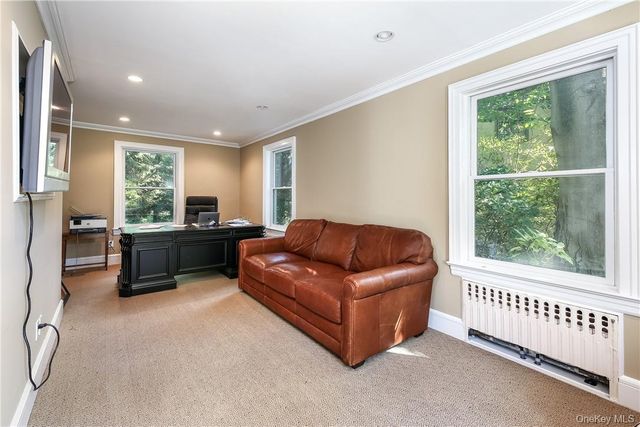 22 Woods Lane, Scarsdale, NY 10583