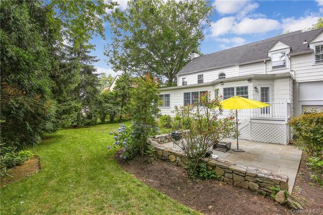 22 Woods Lane, Scarsdale, NY 10583
