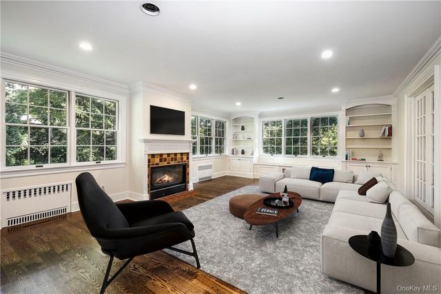 22 Woods Lane, Scarsdale, NY 10583
