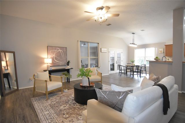 215 Longhorn Trail, Grand Prairie, TX 75052