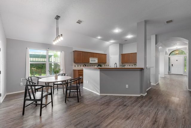215 Longhorn Trail, Grand Prairie, TX 75052