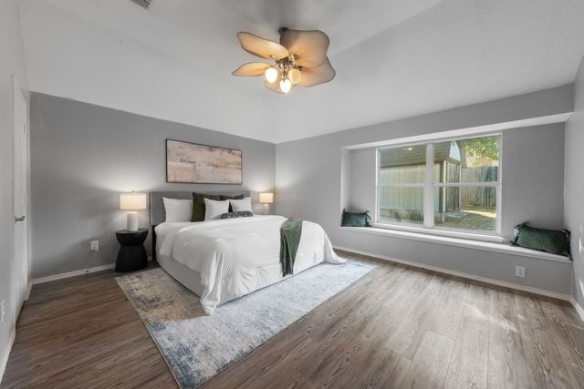 215 Longhorn Trail, Grand Prairie, TX 75052