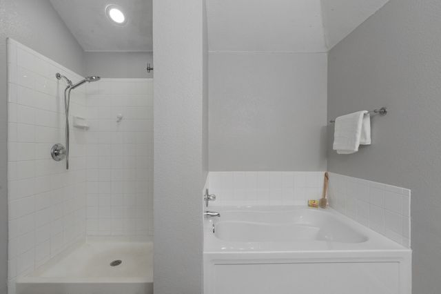 215 Longhorn Trail, Grand Prairie, TX 75052