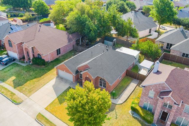 215 Longhorn Trail, Grand Prairie, TX 75052