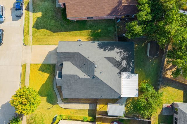 215 Longhorn Trail, Grand Prairie, TX 75052