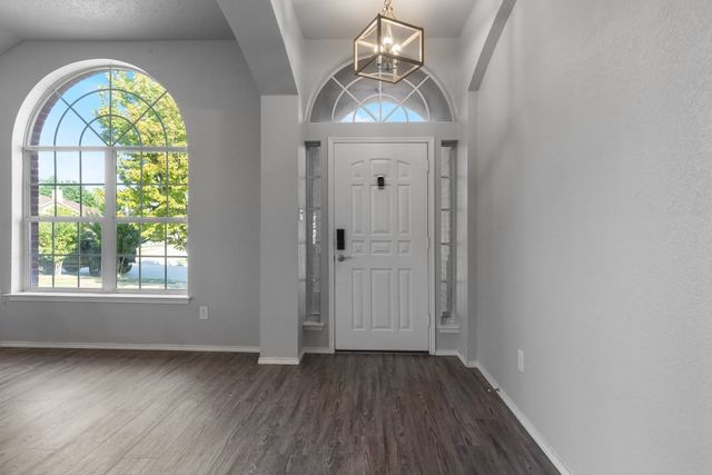215 Longhorn Trail, Grand Prairie, TX 75052
