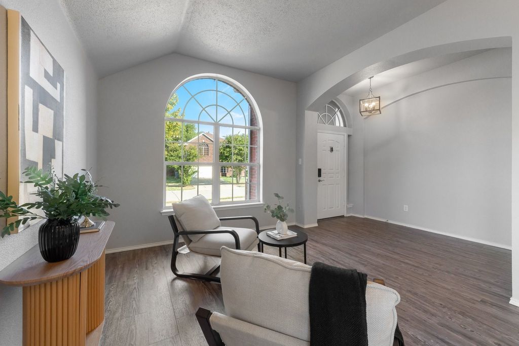 215 Longhorn Trail, Grand Prairie, TX 75052 — photo 5