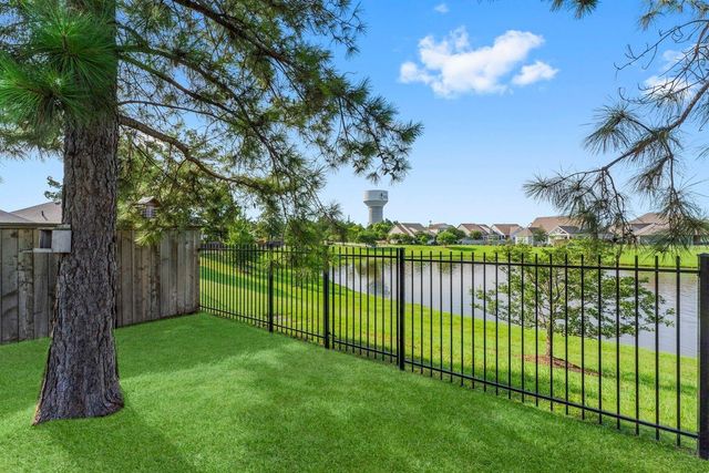 2125 Rope Maker Drive, Conroe, TX 77384