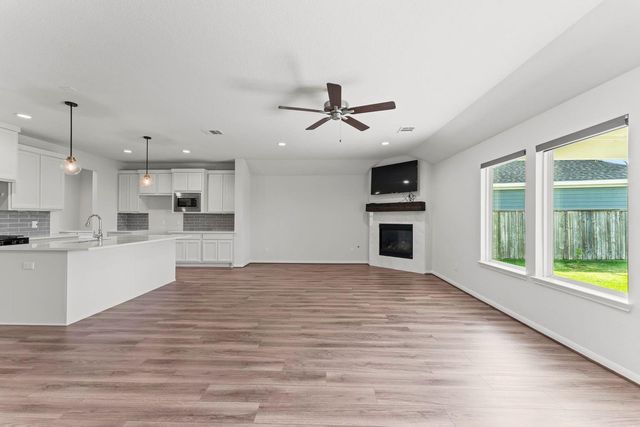 2125 Rope Maker Drive, Conroe, TX 77384