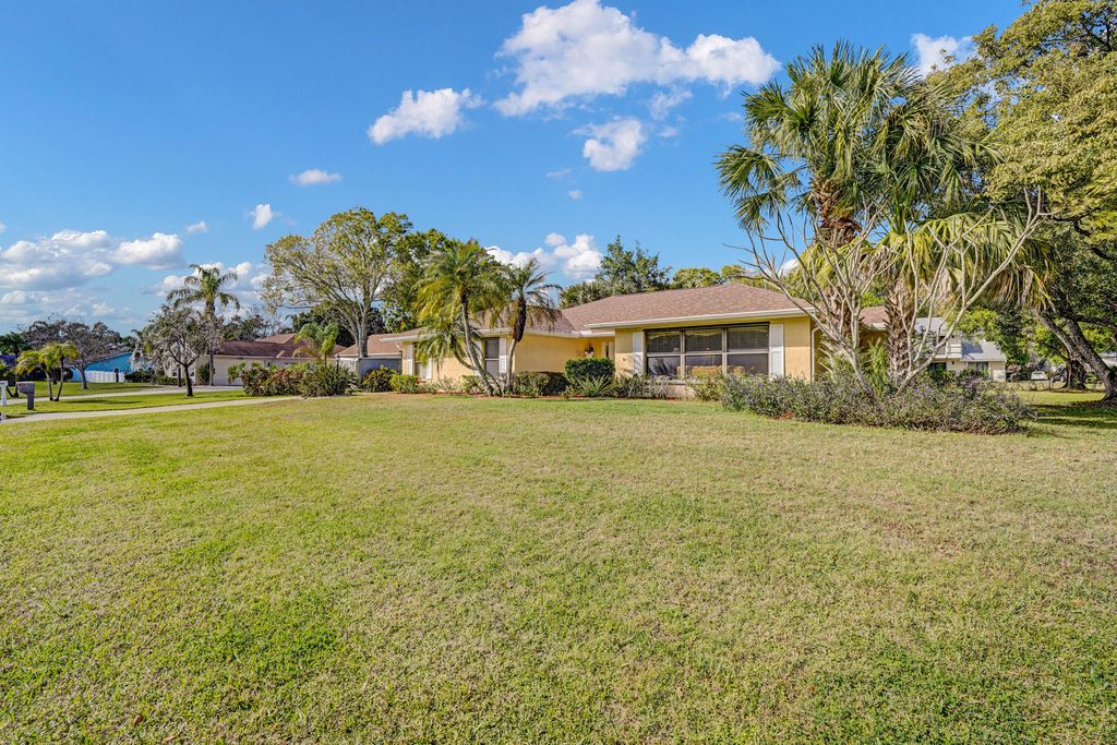 1106 Driftwood Lane, Fort Pierce, FL 34982