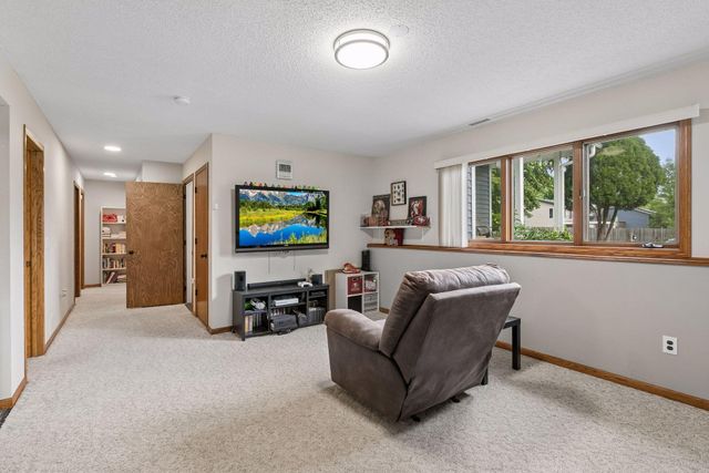 5855 W 140th Street, Savage, MN 55378